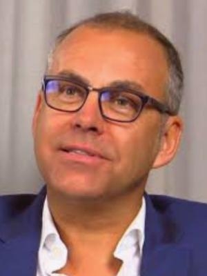 Etienne Verhasselt, Commissie Communicatie, Districtsgouverneur (DG)