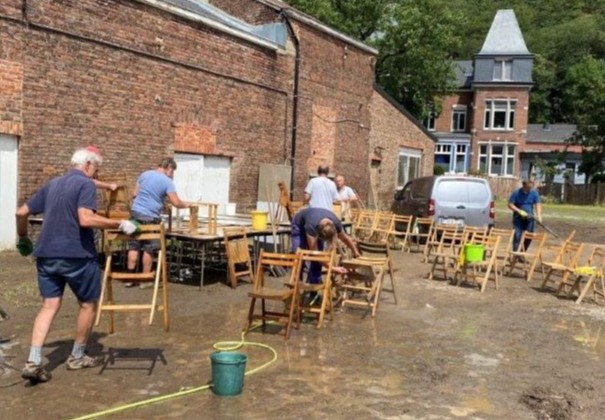 Opkuiswerken bij de "Association Saint-Vincent de Paul" door rotariërs van RC Liège Ouest